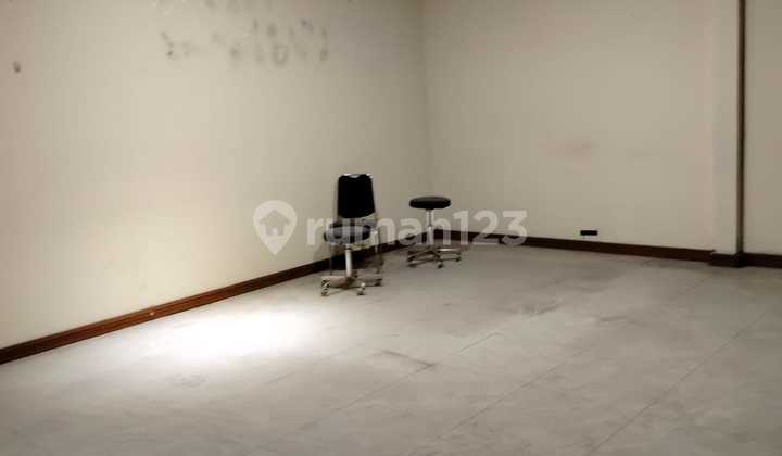 For Rent Shop House on Jl. Dr. Radjiman, Laweyan 2