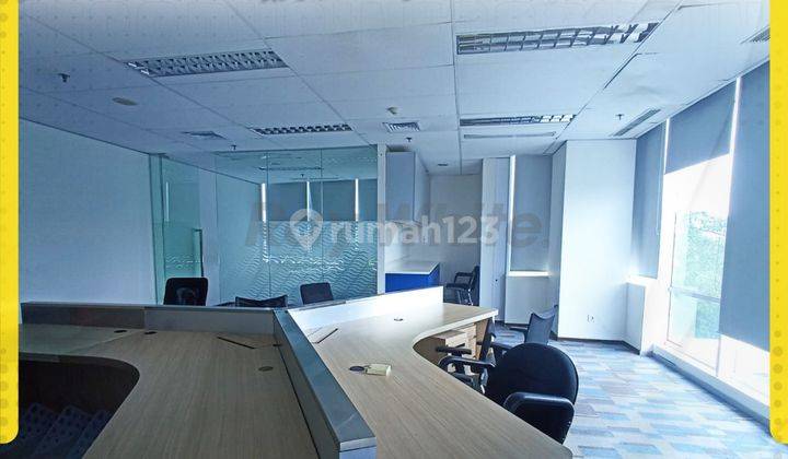 Disewakan Office Space Slamet Riyadi Solo Parkiran Luas 1