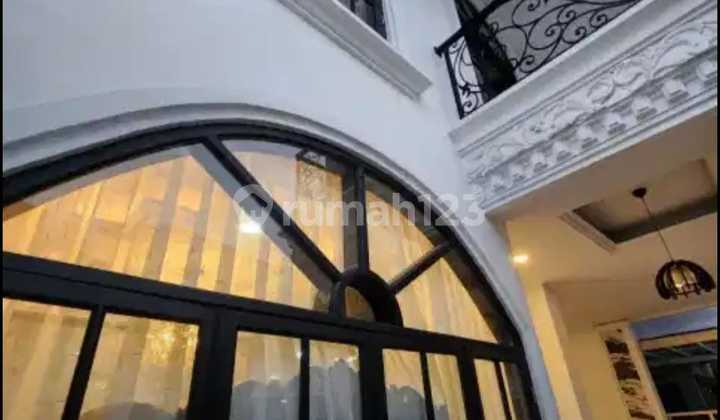 RUMAH KLASIK MODERN 3 LANTAI SIAP HUNI DI MAINROAD TERUSAN JAKARTA BANDUNG