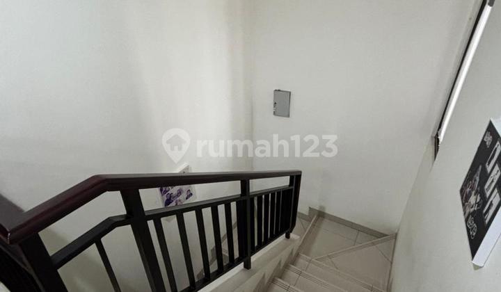 RUMAH BAGUS MINIMALIS MODERN 2 LANTAI SEMI FURNISHED SIAP HUNI DI SUMMARECON CLUSTER CYNTHIA BANDUNG 2