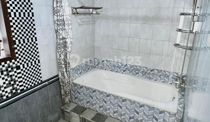 Dijual Rumah 2 Lantai Bagus Siap Huni di Komplek Belleza Antapani 2