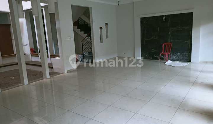 Disewakan Rumah Bagus 2 Lantai Lingkungan Nyaman Siap Huni di Batununggal Indah Bandung