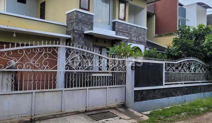 Dijual Rumah Nyaman Luas 2 Lantai Siap Huni di Antapani Bandung