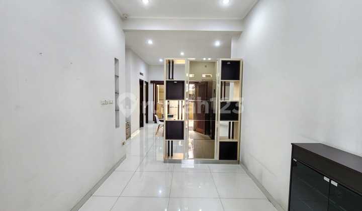 Dijual Cepat Rumah Nyaman 2 Lantai Siap Huni di Batununggal Indah Bandung Dijual Cepat Rumah Nyaman 2 Lantai Siap Huni di Batununggal Indah Bandung