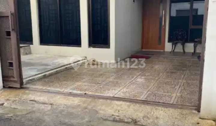 Rumah Strategis 2 Lantai Nyaman Siap Huni di Salendro Timur Bandung