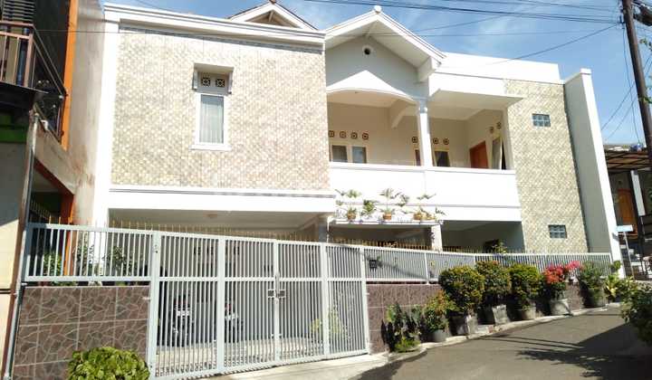 KOSTAN 3 LANTAI RAMAI STRATEGIS SIAP HUNI DI CIPADUNG BANDUNG