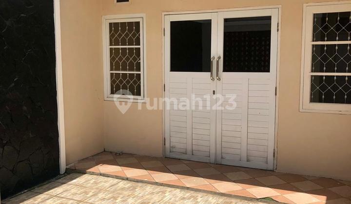 A nice, comfortable, well-maintained, ready-to-occupy house in Batununggal Indah, Bandung.