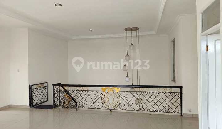 RUMAH LUX 2 LANTAI MINIMALIS MODERN NYAMAN SIAP HUNI DI SINGGASANA PRADANA BANDUNG
