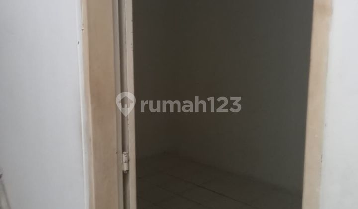 For Rent: Strategic and Busy Shop House in Taman Kopo Indah (Tki) 3 2