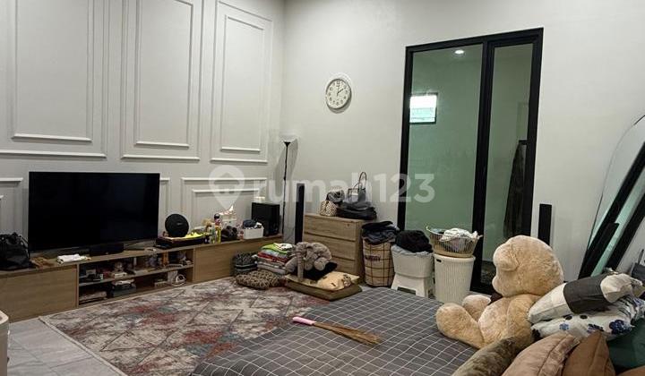 A spacious, beautiful, comfortable, well-maintained 2-story house ready to occupy in Batununggal, Bandung. 2