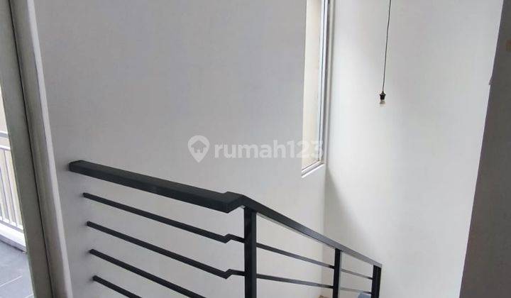 Rumah Nyaman Minimalis Modern 2 Lantai Semi Furnished Siap Huni Di Setraduta Bandung