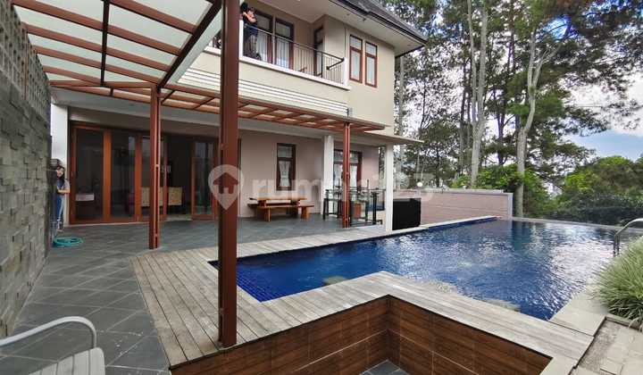 Rumah Luas Nyaman Minimalis Modern Siap Huni di Dago Bandung