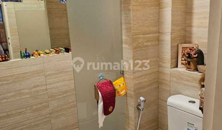 Rumah Mewah 2,5 Lantai Lingkungan Tenang Asri Siap Huni di Setrasari Bandung 2