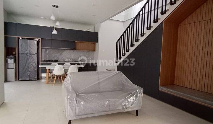 Rumah Furnished Nyaman Siap Huni Lokasi Startegis di Setra Duta Casa Grande Bandung 1