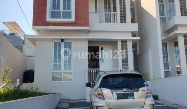 Dijual Rumah Minimalis Modern Bangunan Baru di Sariwangi Bandung