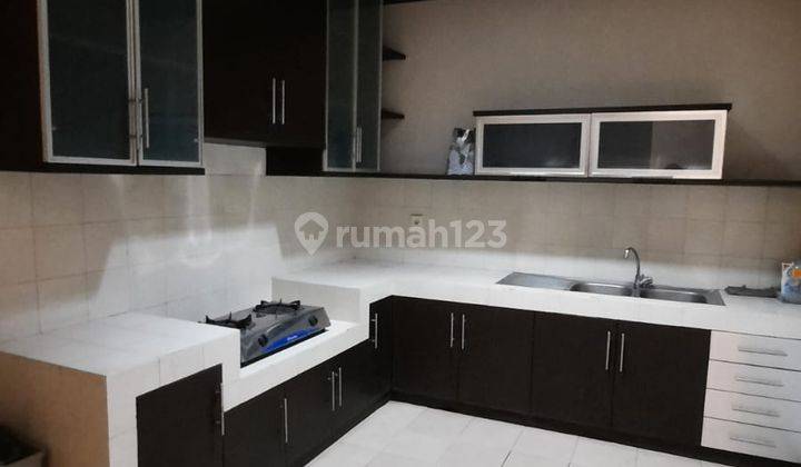 Rumah Nyaman Minimalis 2 Lantai Full Furnished Siap Huni di Ciumbuleuit Bandung  2