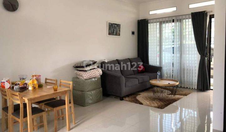 Rumah Terawat Semi Furnished 2 Lantai Siap Huni di Sariwangi Bandung 2