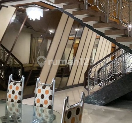 SPACIOUS EXCLUSIVE COMFORTABLE STRATEGIC OFFICE HOUSE READY TO OCCUPY IN DAGO WING BANDUNG 2