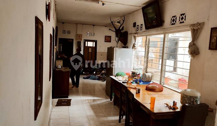 Rumah Luas Hitung Tanah Lokasi Strategis Siap Huni di Mainroad Pajajaran Bandung