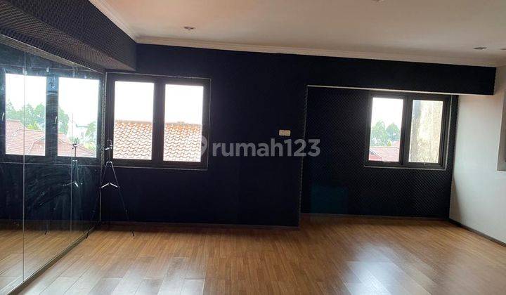 Rumah Bagus 3 Lantai Lingkungan Tenang Siap Huni Di Setraduta Cemara Bandung 1