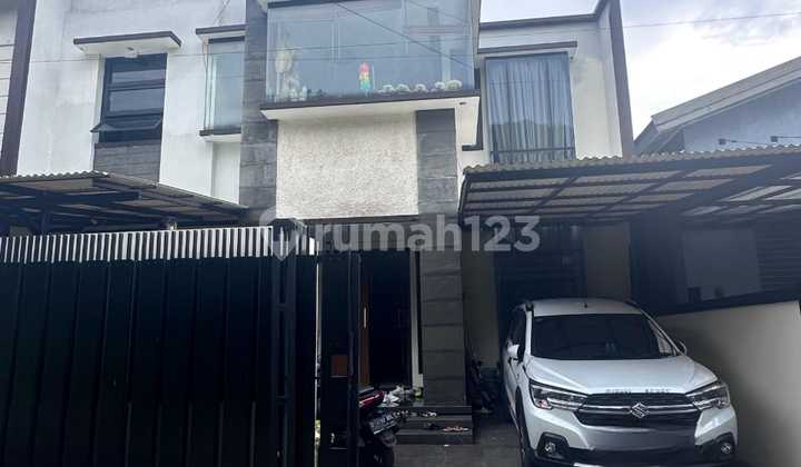 Rumah Nyaman Terawat 2 Lantai Siap Huni di Setiabudi Regency Bandung