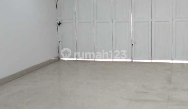 STRATEGIC 2-STORY SHOPHOUSE READY FOR ANY BUSINESS IN KOTA BARU PARAHYANGAN KBP BANDUNG