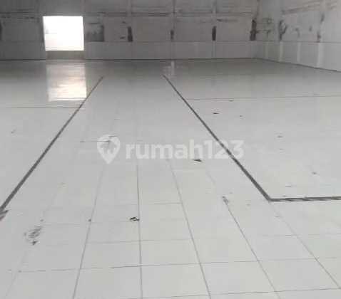 SPACIOUS, CLEAN, STRATEGIC WAREHOUSE READY FOR USE ON MAIN ROAD, BATUJAJAR BANDUNG SPACIOUS, CLEAN, STRATEGIC WAREHOUSE READY FOR USE ON MAIN ROAD, BATUJAJAR BANDUNG