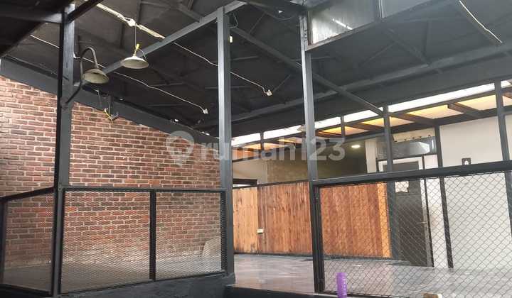 SPACIOUS STRATEGIC BUSINESS SPACE BUSY LOCATION READY FOR USE IN CIKUTRA BANDUNG