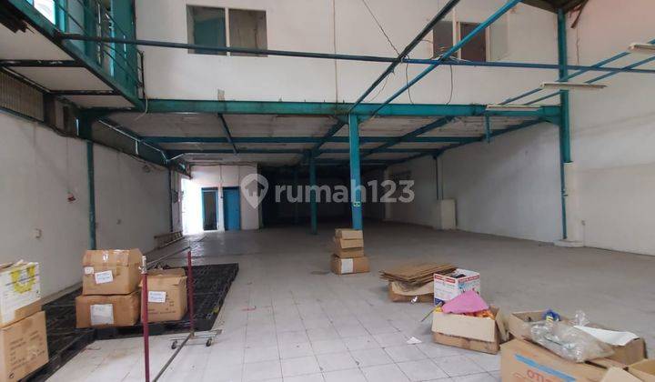 GUDANG LUAS LOKASI RAMAI STRATEGIS SIAP PAKAI DI CIBEUREUM BANDUNG 2