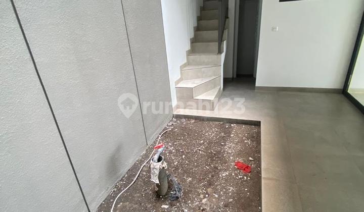 Rumah Baru Minimalis Modern 2 Lantai Siap Huni di Setraduta Royal Grande Bandun 2