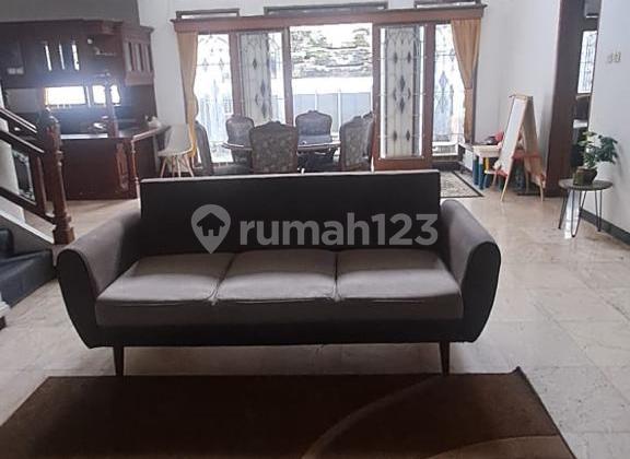 Rumah Bagus Luas 2 Lantai Nyaman Strategis Siap Huni di Tubagus Ismail Bandung