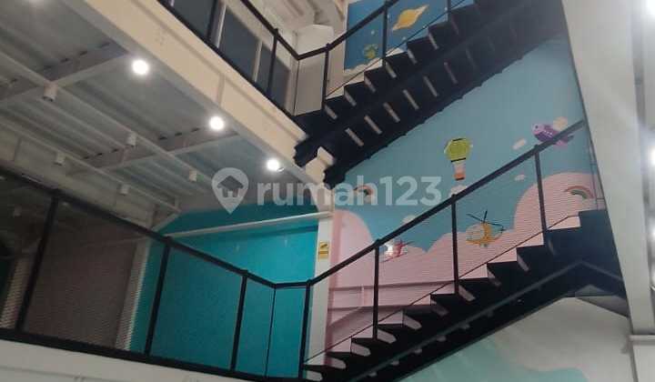 Ruang Usaha Luas Strategis 3,5 Lantai Siap Pakai di Pasirkaliki Bandung