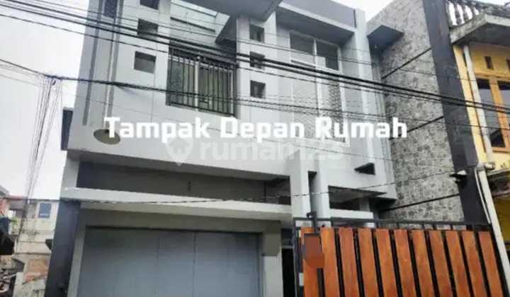 COMFORTABLE 2.5-STORY HOUSE READY TO OCCUPY IN SUKALUYU BANDUNG 1
