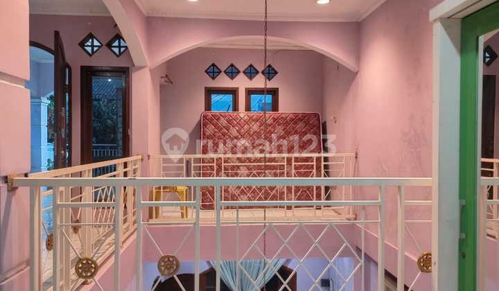 Rumah Bagus 2 Lantai Nyaman Siap Huni di Bekasi 2