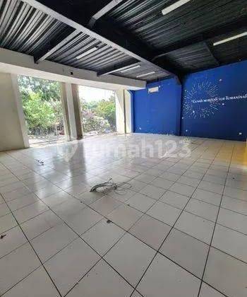 RUANG USAHA LUAS STRATEGIS 2,5 LANTAI SEMI FURNISHED SIAP PAKAI DI SAYAP RIAU BANDUNG 1