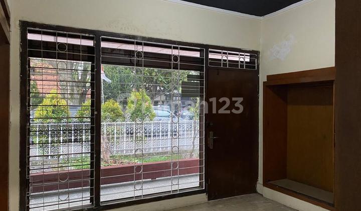 For Rent: 1.5-Story House in Central Bandung, Ciateul, Hook Position