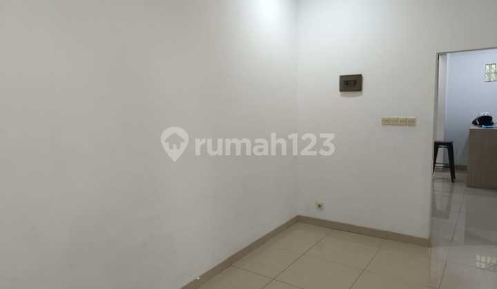 Rumah di Singgasana Pradana Bandung Keren Bagus Lingkungan Nyaman Siap Huni 2