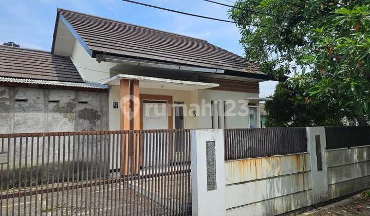 Rumah Hook Lingkungan Nyaman Strategis Siap Huni di Taman Kopo Indah 3 Tki3 Bandung