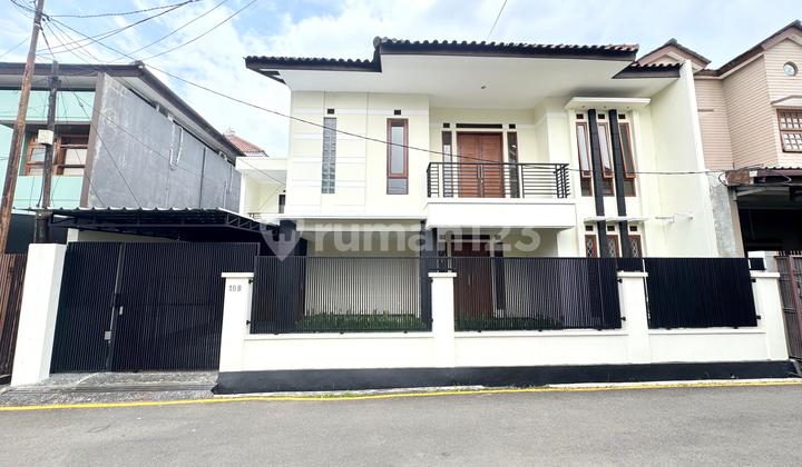 Dijual Rumah 2 Lantai Turangga Jl. Sinom, Rumah Tengah Kota Bandung Dijual Rumah 2 Lantai Turangga Jl. Sinom, Rumah Tengah Kota Bandung
