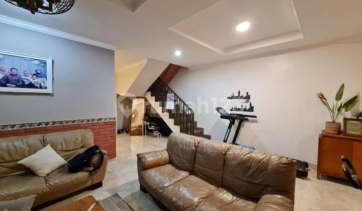 Rumah Luas Full Furnished Tengah Kota Strategis Siap Huni di Jakarta Pusat