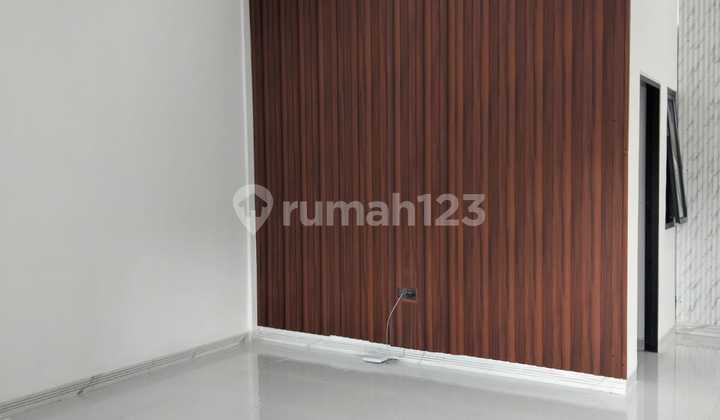 Dijual Rumah di Kopo Permai 1, Rumah Baru Modern Minimalis Posisi Hook, bisa untuk Usaha 2