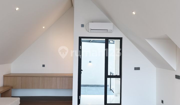 For Sale: New 3-Story House in Setra Duta Riverside Complex 2