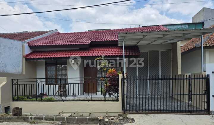 For Sale Ready-to-Live House in TKI 2 Taman Kopo Indah 2