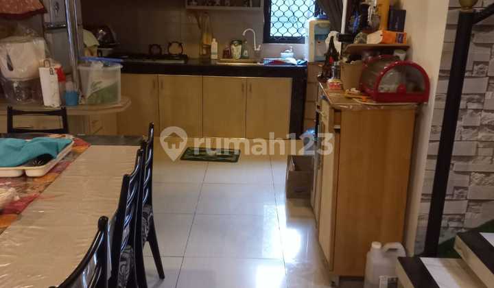 Rumah Hoek dan Keren di Duta Harapan Bekasi 2