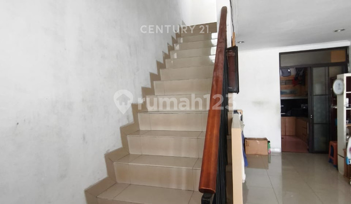 Rumah 2 Lantai Bebas Banjir di Green Lake Karang Tengah Tangerang 2