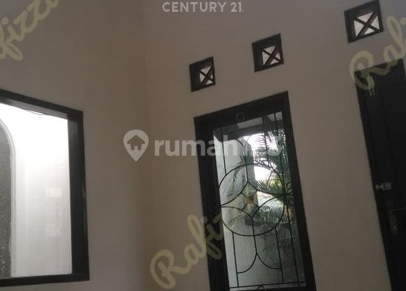 Hunian Nyaman Siap Huni 2 Lantai Lokasi Tebet Jakarta Selatan  2