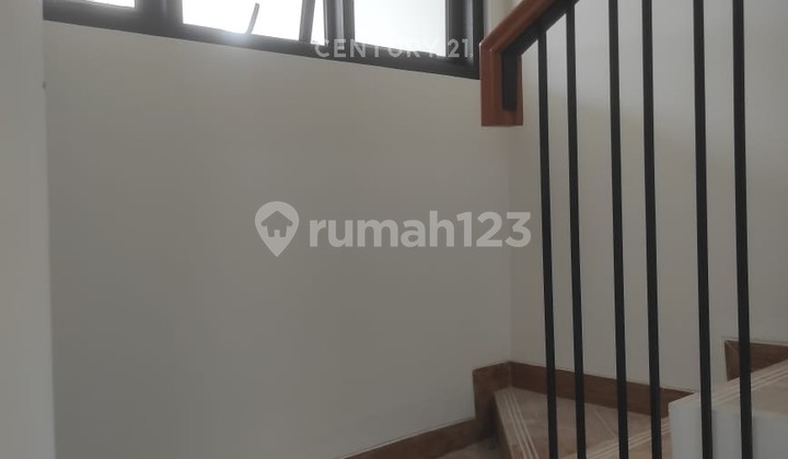 Rumah 2 Lantai Brand New Siap Huni Sunrise Garden Jakarta Barat 2