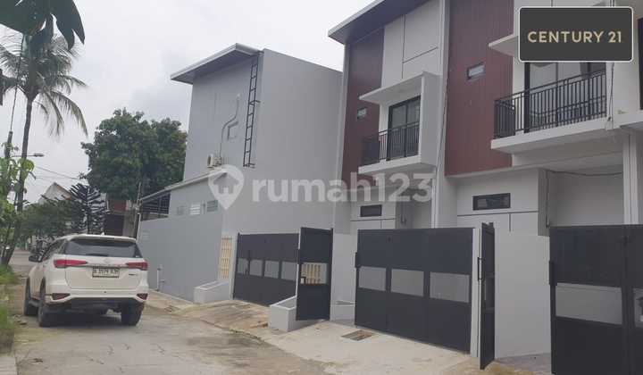 Special Price 2-Story Residence in Harapan Jaya Housing Area, Bekasi, Flood-Free 2