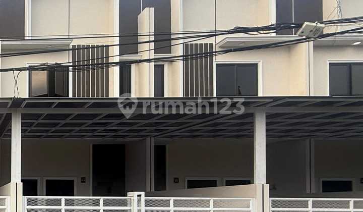 Rumah 2 Lantai Gandeng 8 Unit Siap Huni di Bekasi Utara
