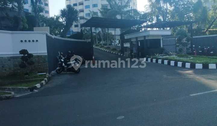 Apartemen Menara Marina Condominium Di Pantai Mutiara Jakarta Utara 